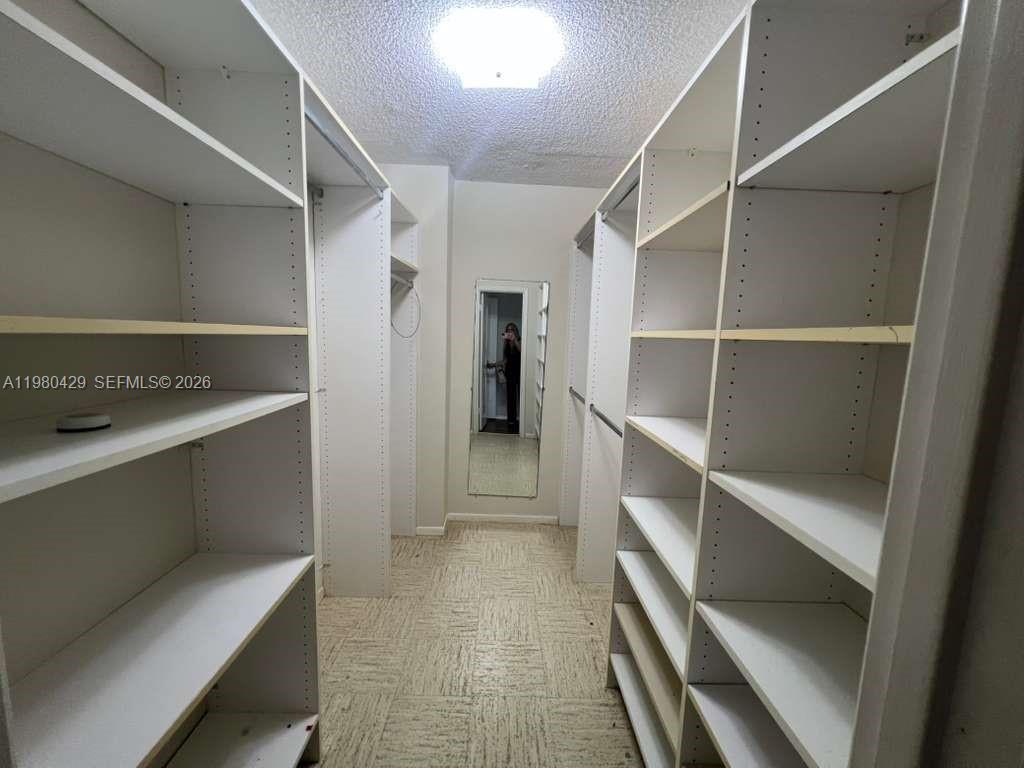 CANONGATE CONDO NO ONE - Residential