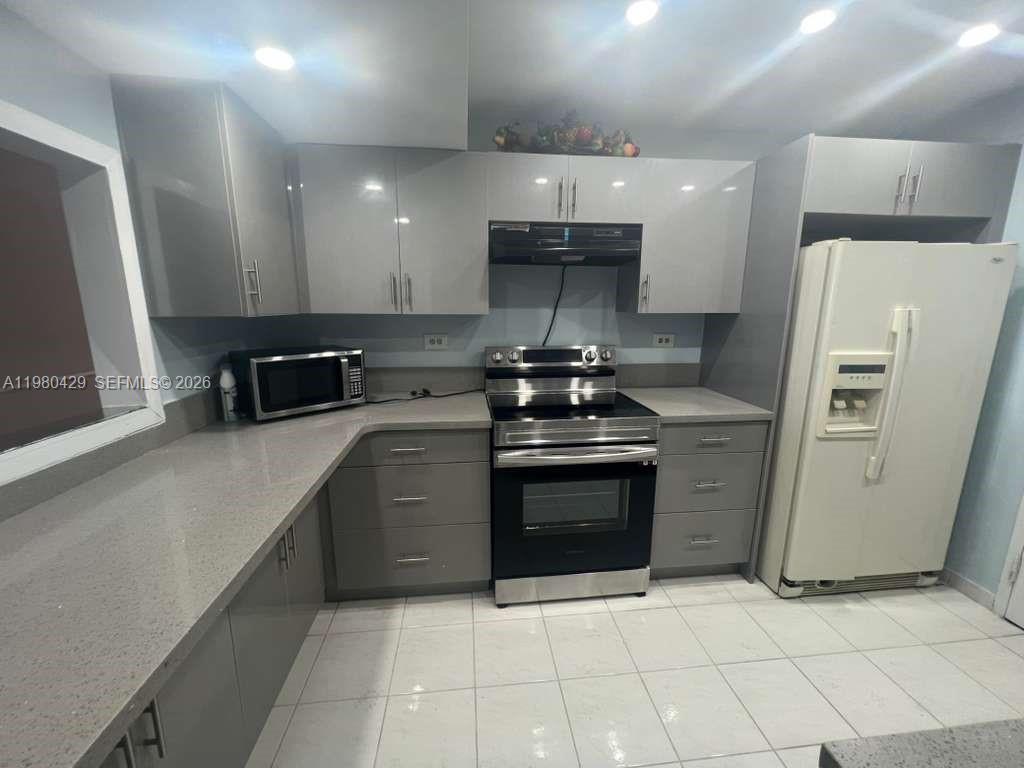 CANONGATE CONDO NO ONE - Residential