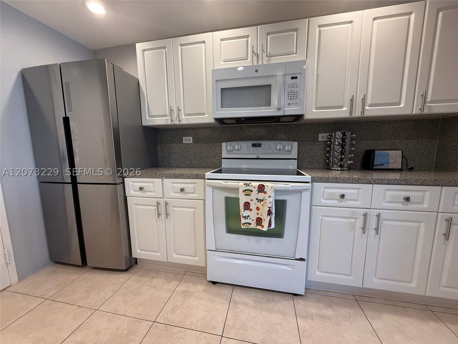 800 NE 195th St 211