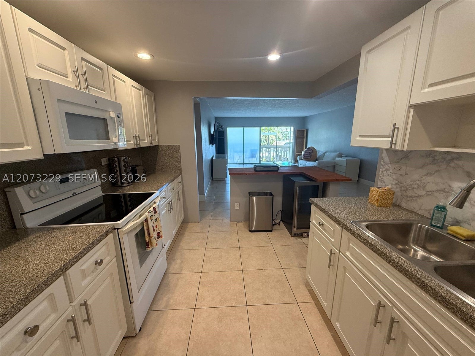 800 NE 195th St 211