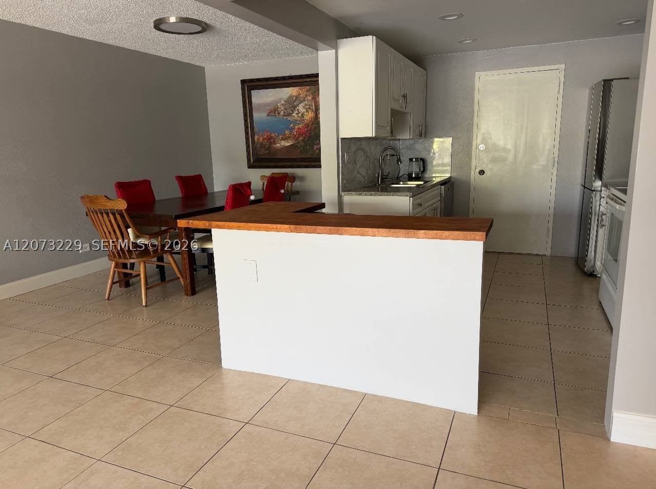 800 NE 195th St 211