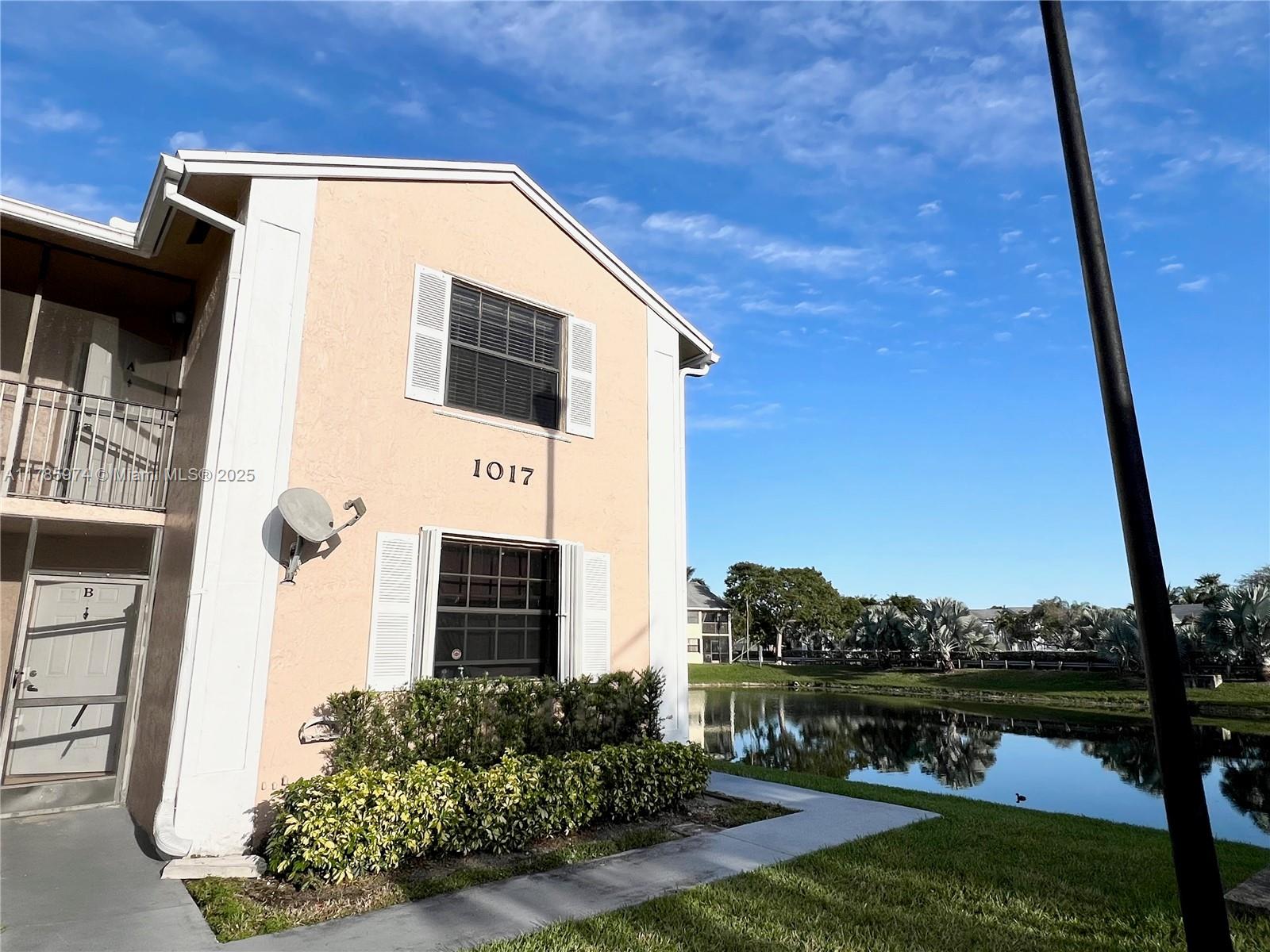 1017 Washington Cir 1017A, Homestead, Miami-Dade County, Florida - 3 Bedrooms  
2 Bathrooms - 