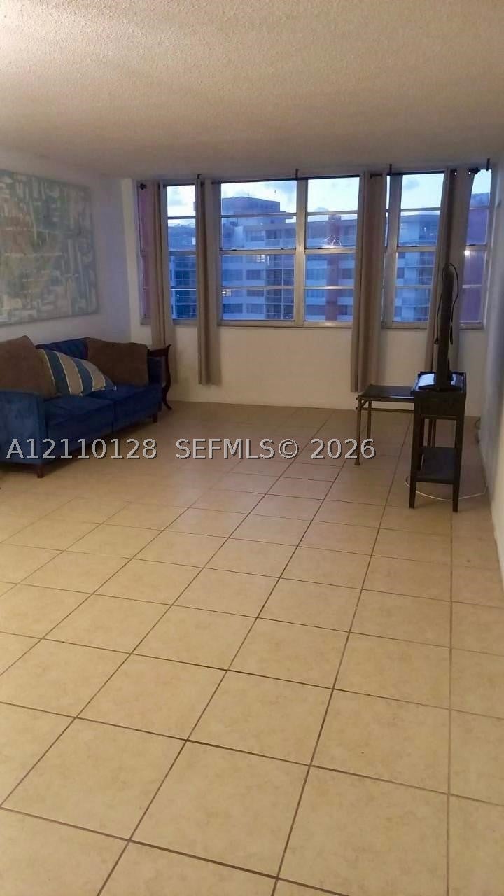 1351 NE Miami Gardens Dr 1624E