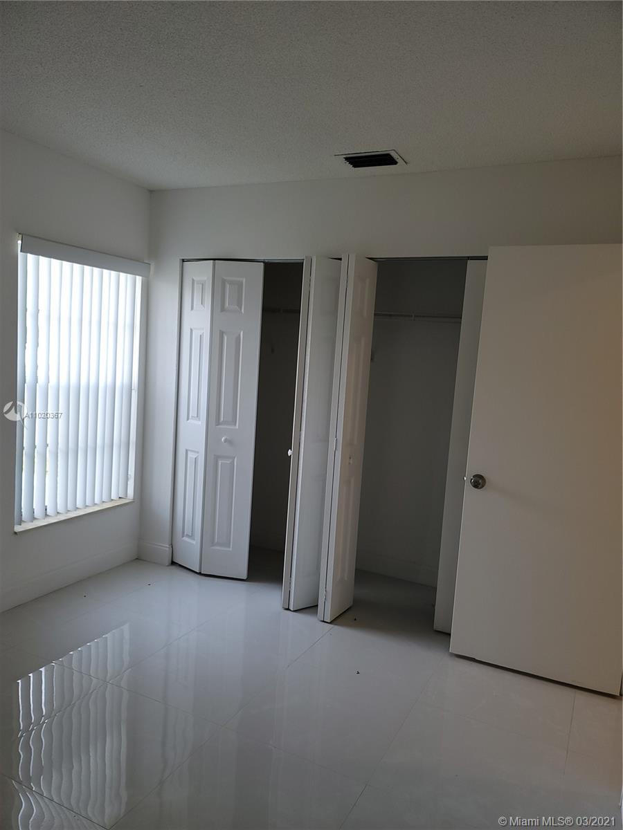 NORTH LAUDERDALE VILLAGE - Residential