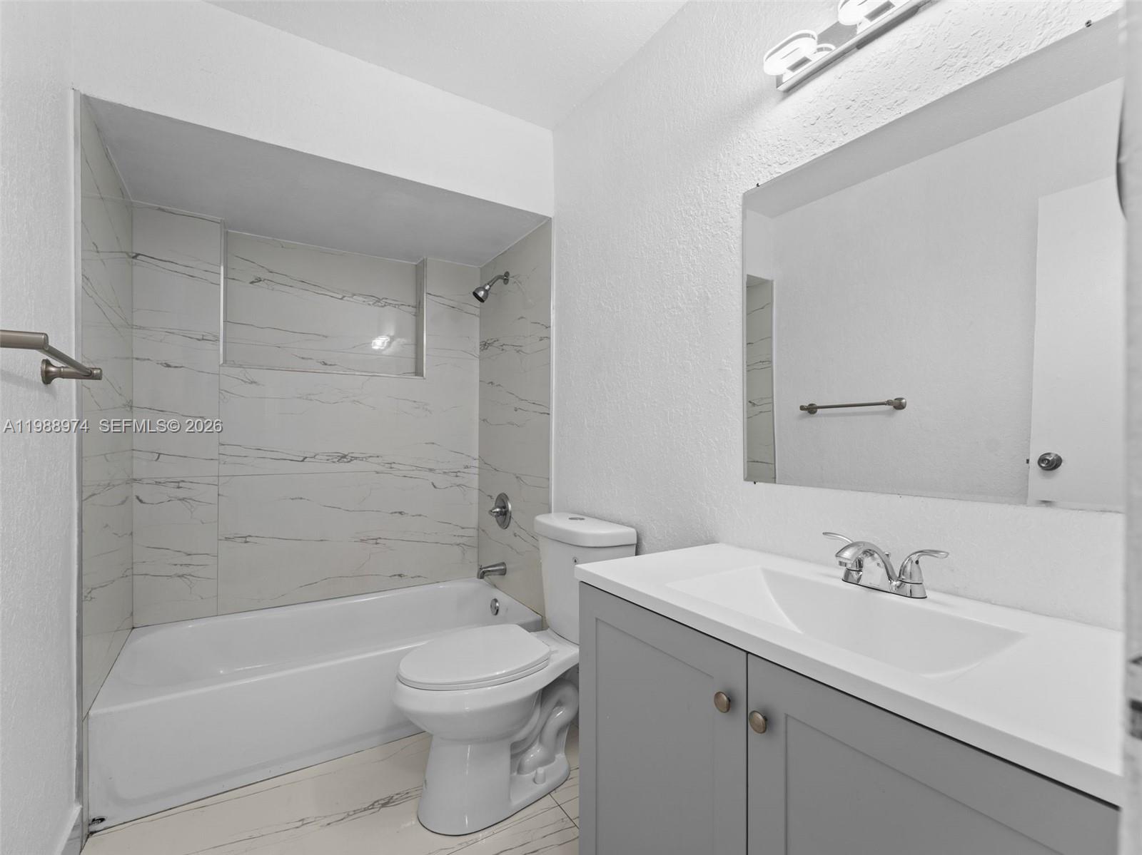 SUNRISE GOLF VILLAGE SEC - Residential Lease