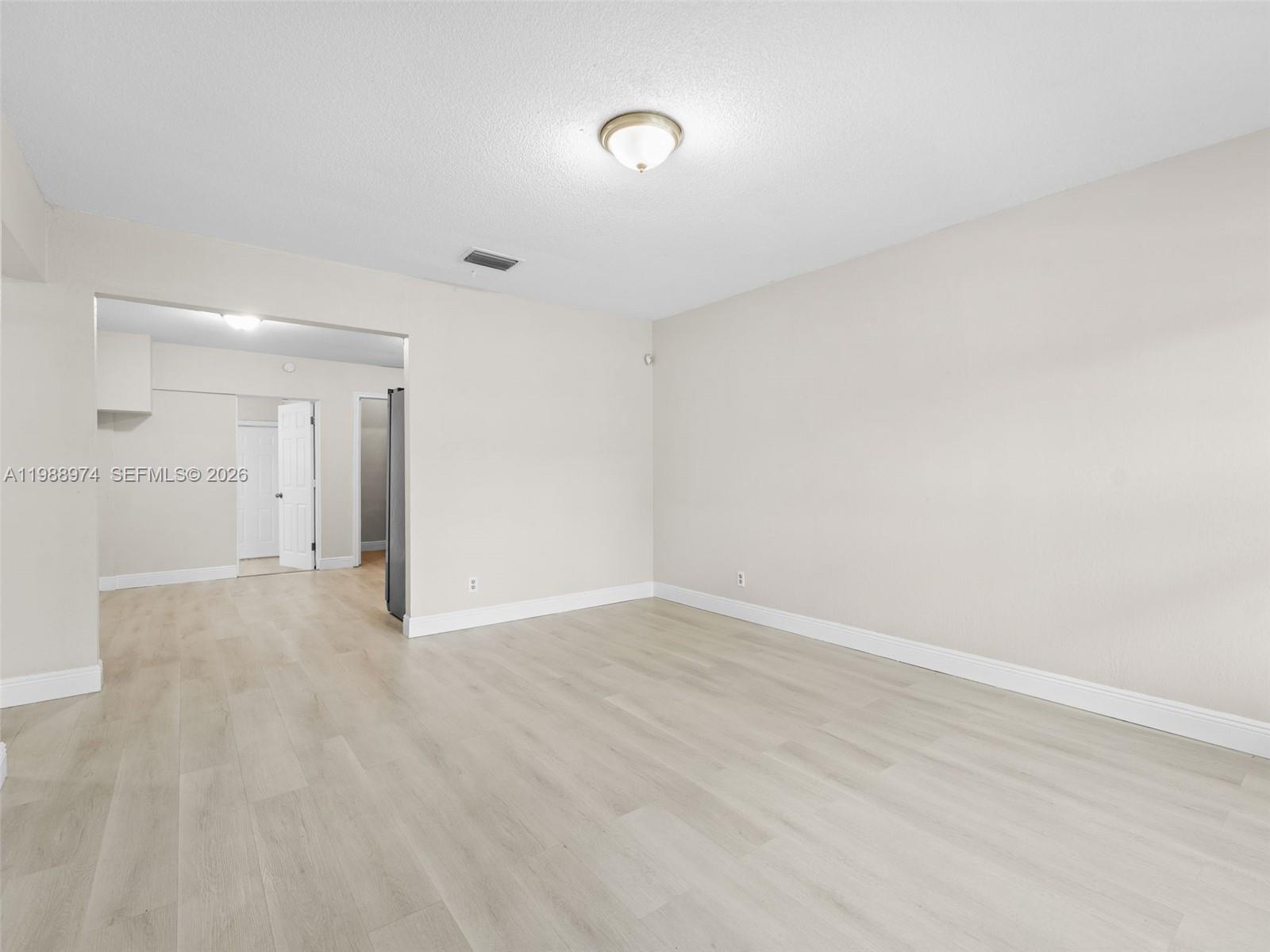 SUNRISE GOLF VILLAGE SEC - Residential Lease