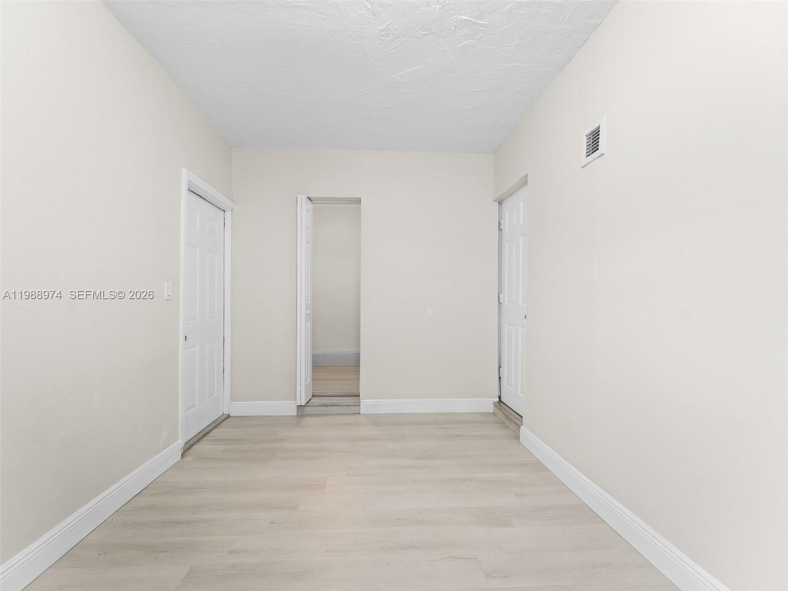 SUNRISE GOLF VILLAGE SEC - Residential Lease