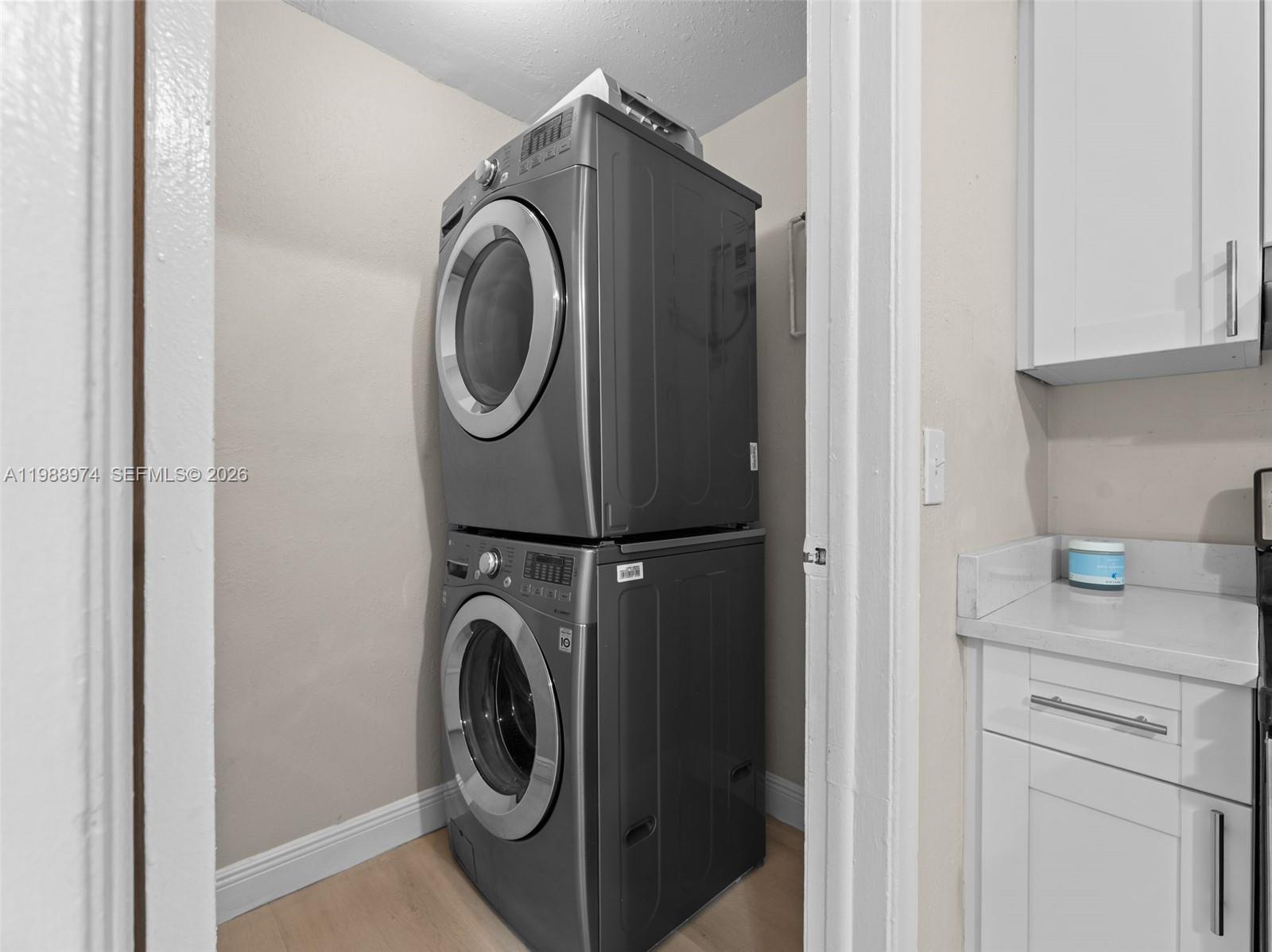 SUNRISE GOLF VILLAGE SEC - Residential Lease