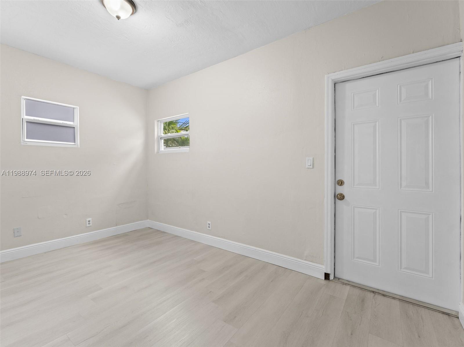 SUNRISE GOLF VILLAGE SEC - Residential Lease