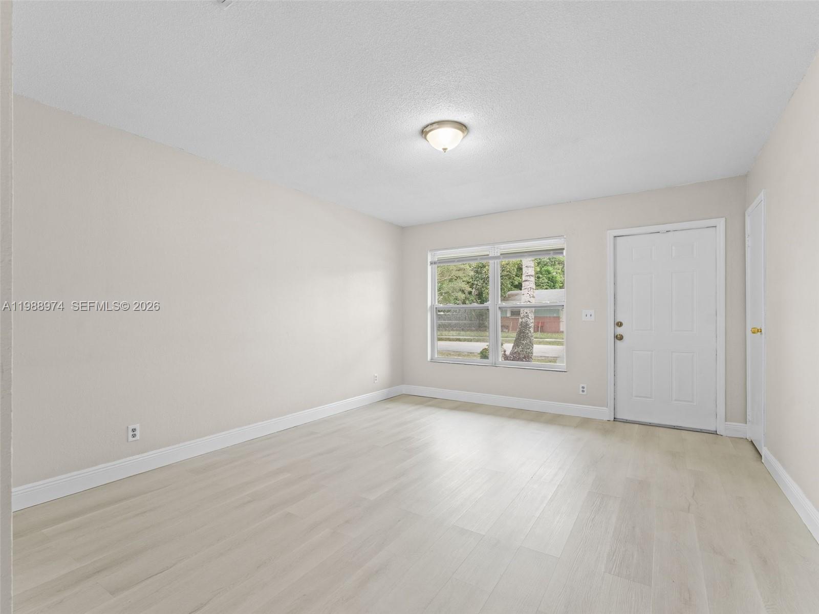 SUNRISE GOLF VILLAGE SEC - Residential Lease