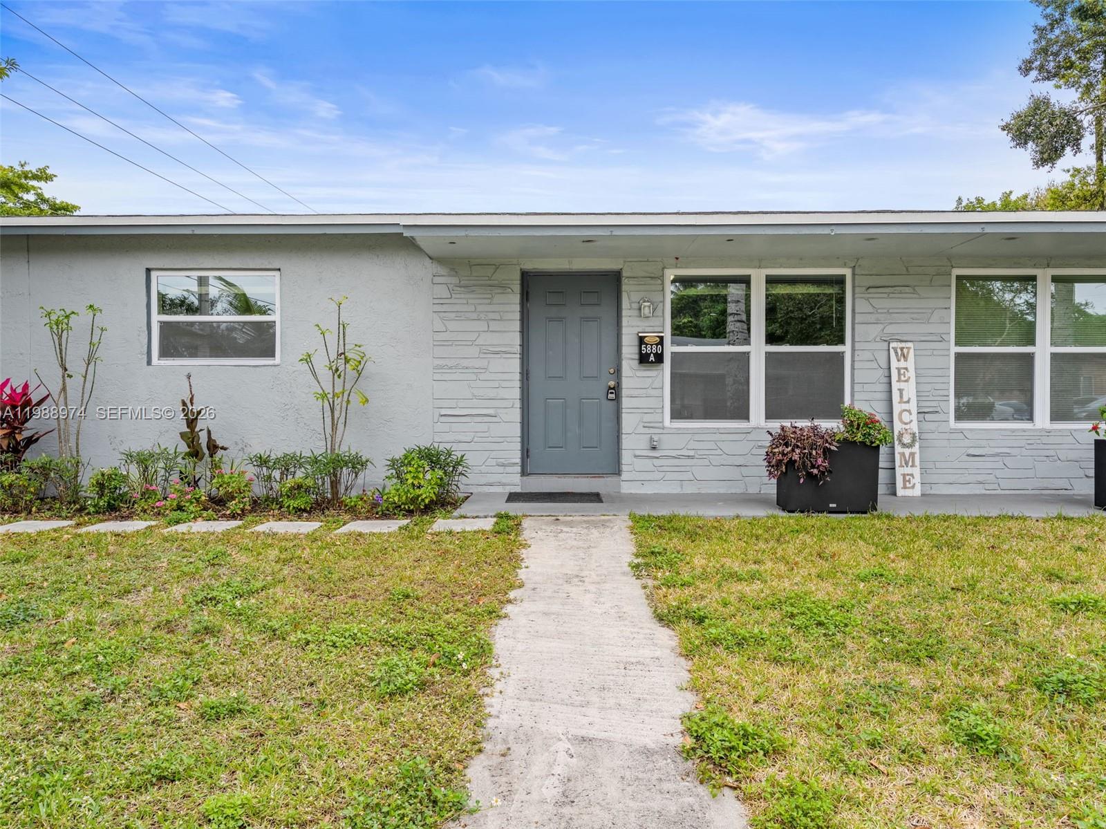 SUNRISE GOLF VILLAGE SEC - Residential Lease