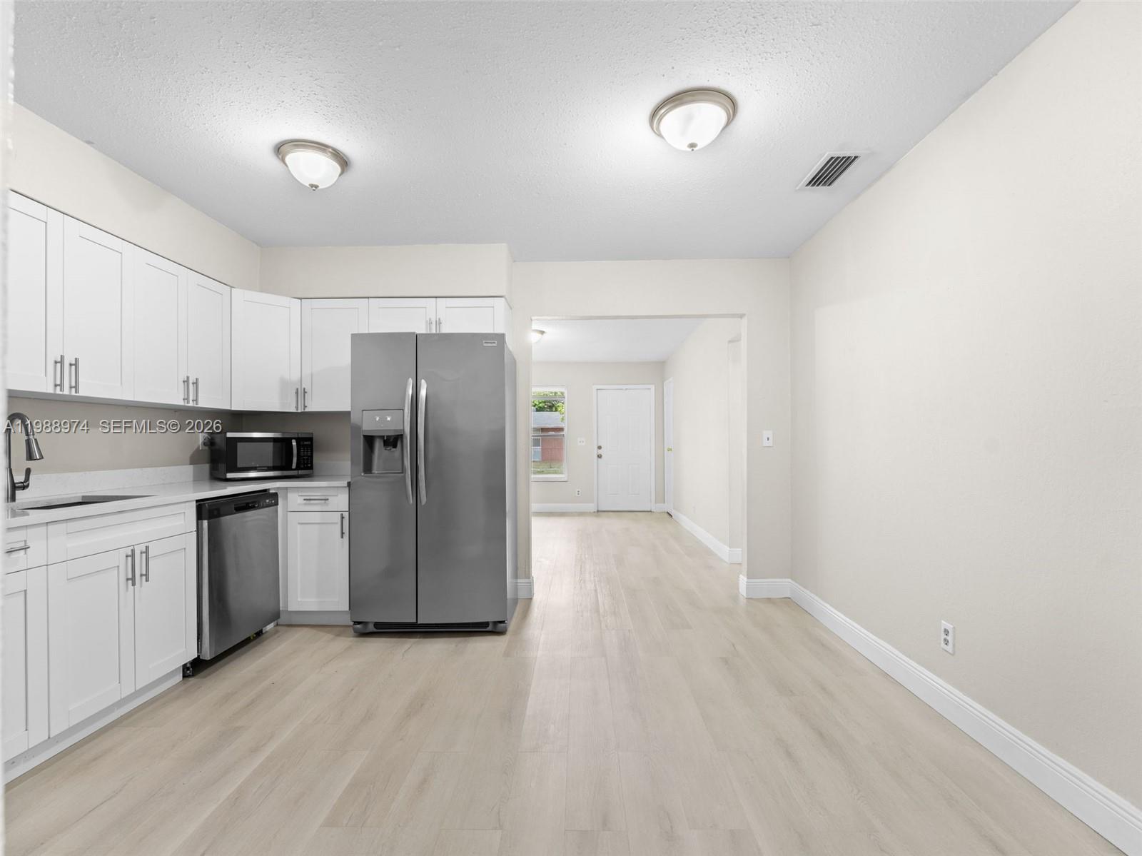 SUNRISE GOLF VILLAGE SEC - Residential Lease