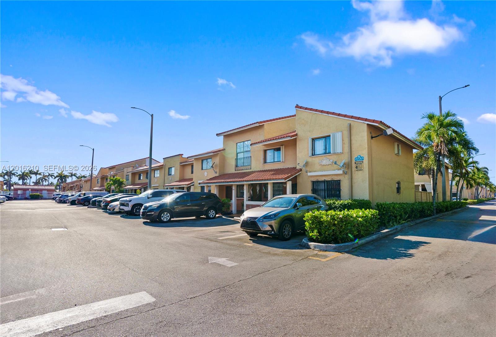 2735 W 60th Pl 204