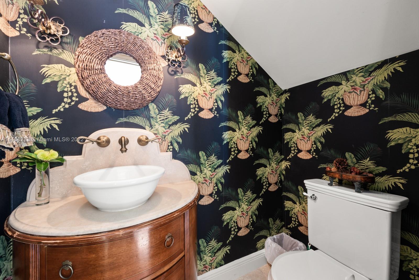 CLOISTERS ON THE BAY COND - Residential