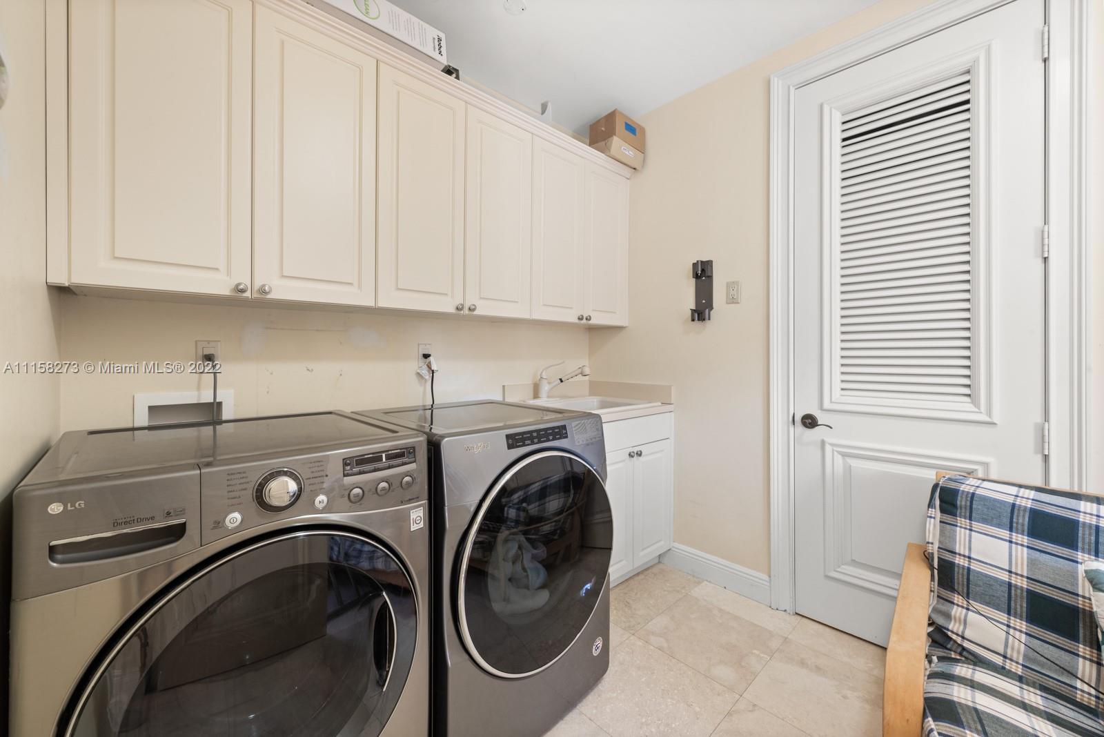 CLOISTERS ON THE BAY COND - Residential