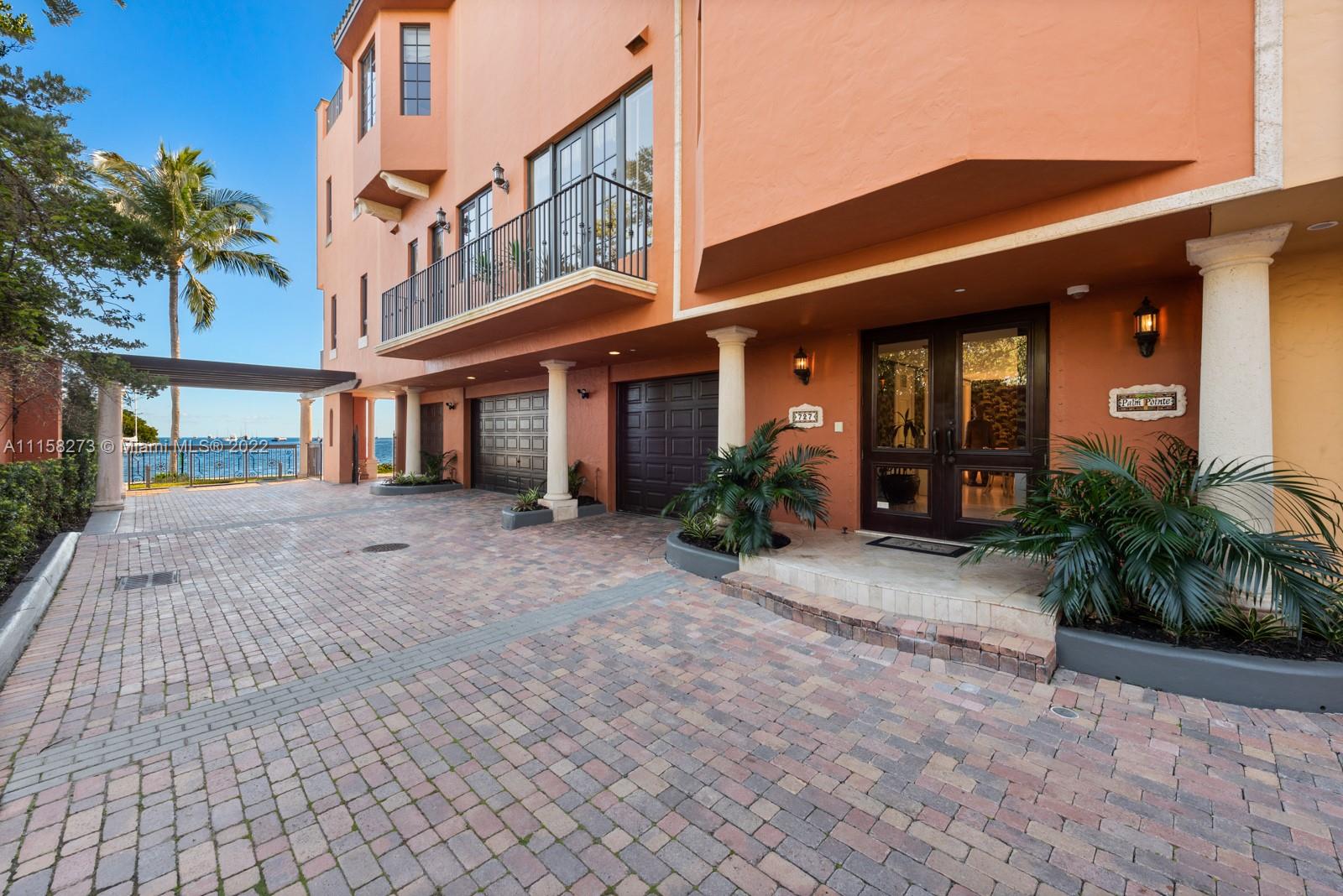 CLOISTERS ON THE BAY COND - Residential