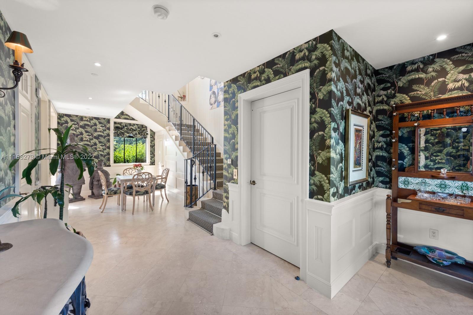 CLOISTERS ON THE BAY COND - Residential