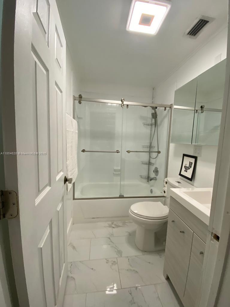 OCEAN BOULEVARD PARK - Residential Lease