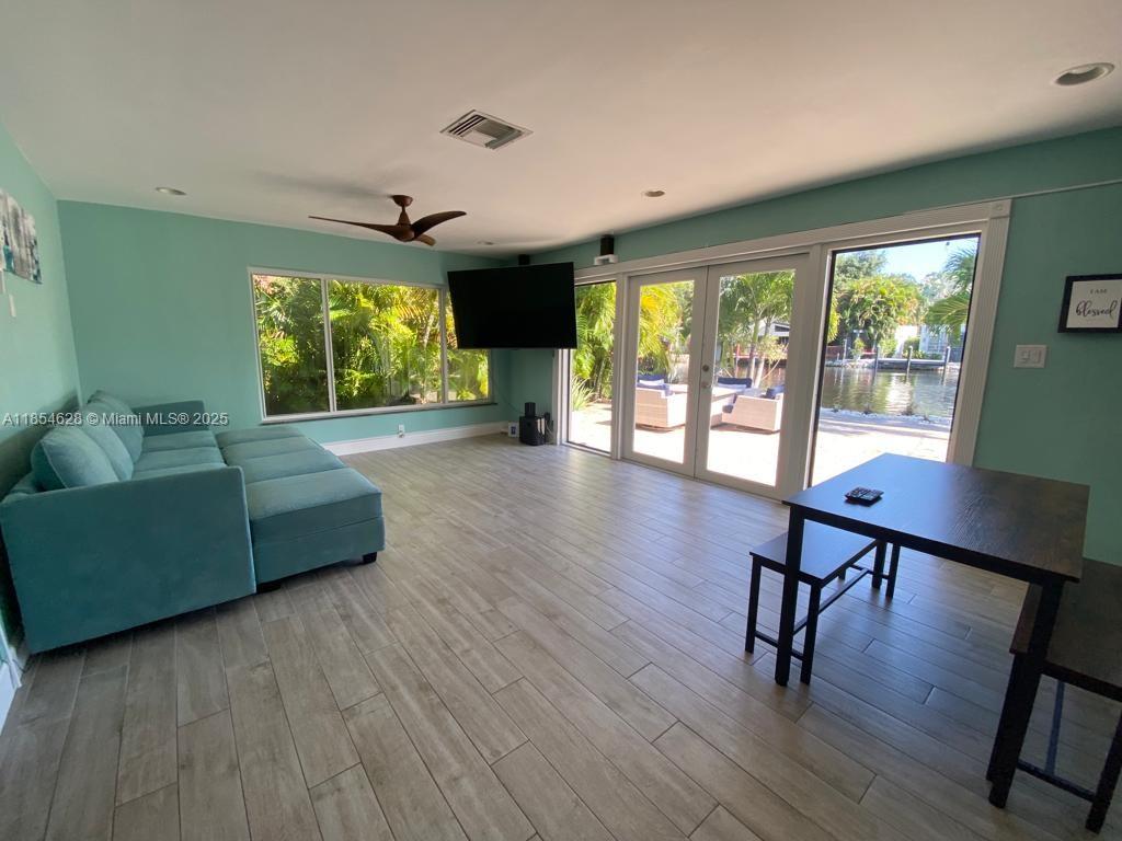 OCEAN BOULEVARD PARK - Residential Lease