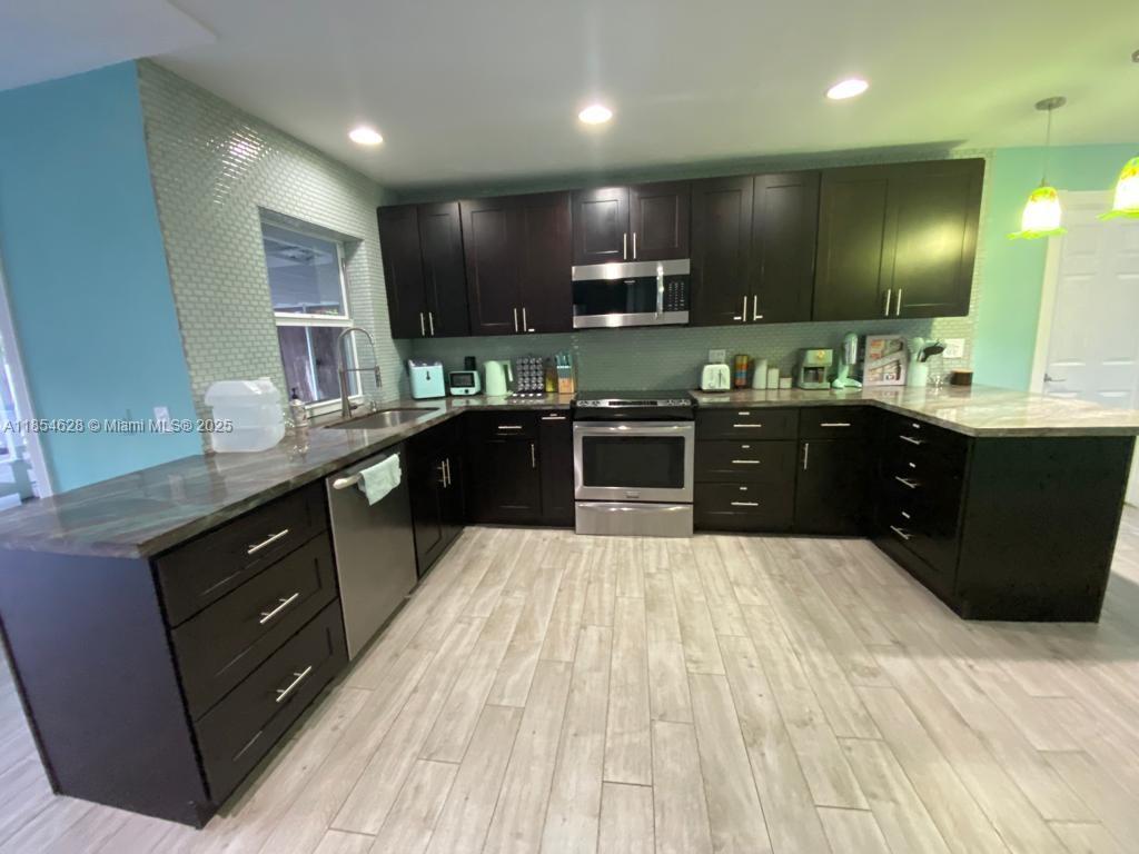 OCEAN BOULEVARD PARK - Residential Lease