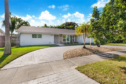 1920 NE 206th Ter Miami FL 33179