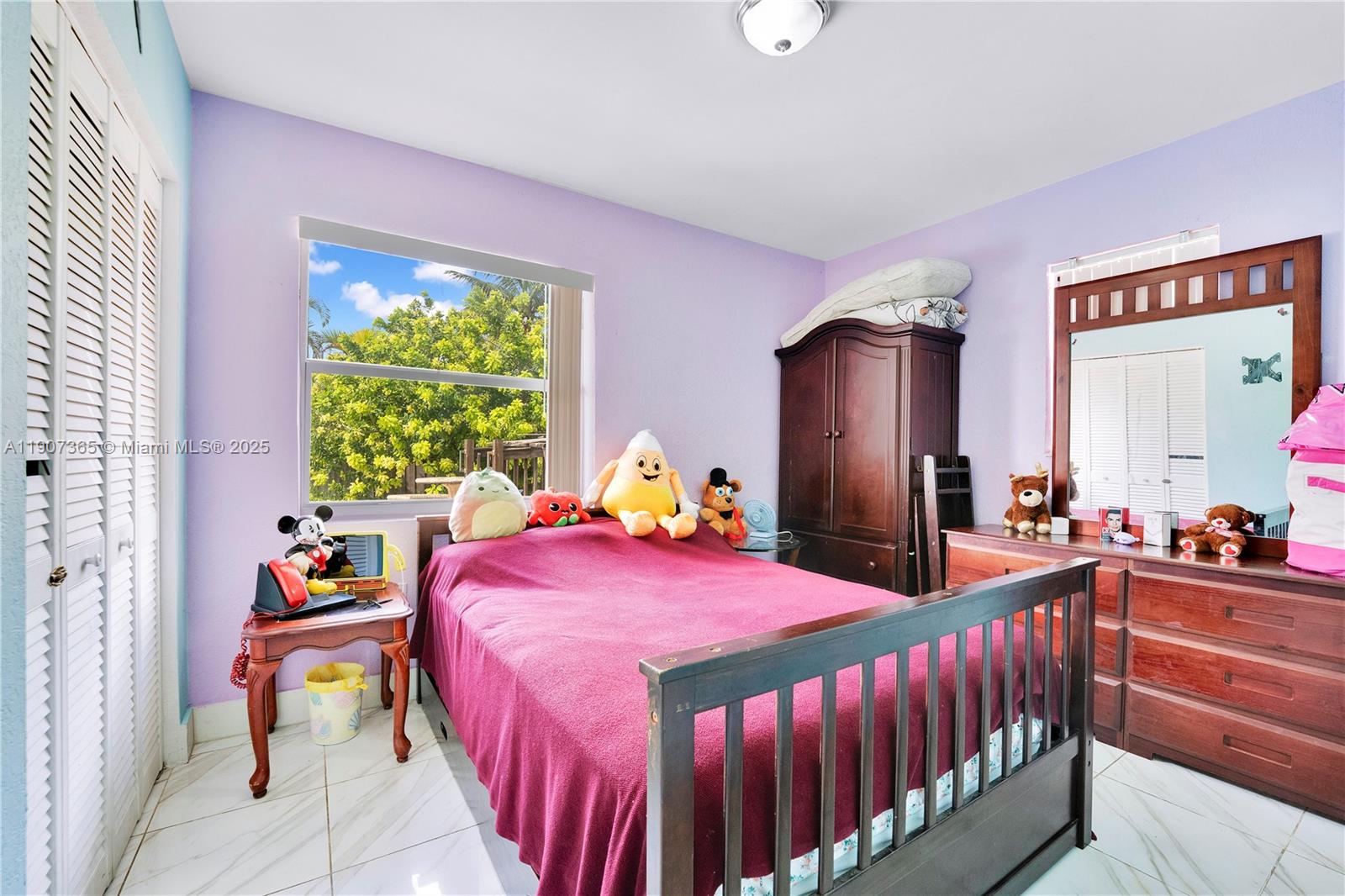 LOS ANGELES ESTATES SEC 2 - Residential