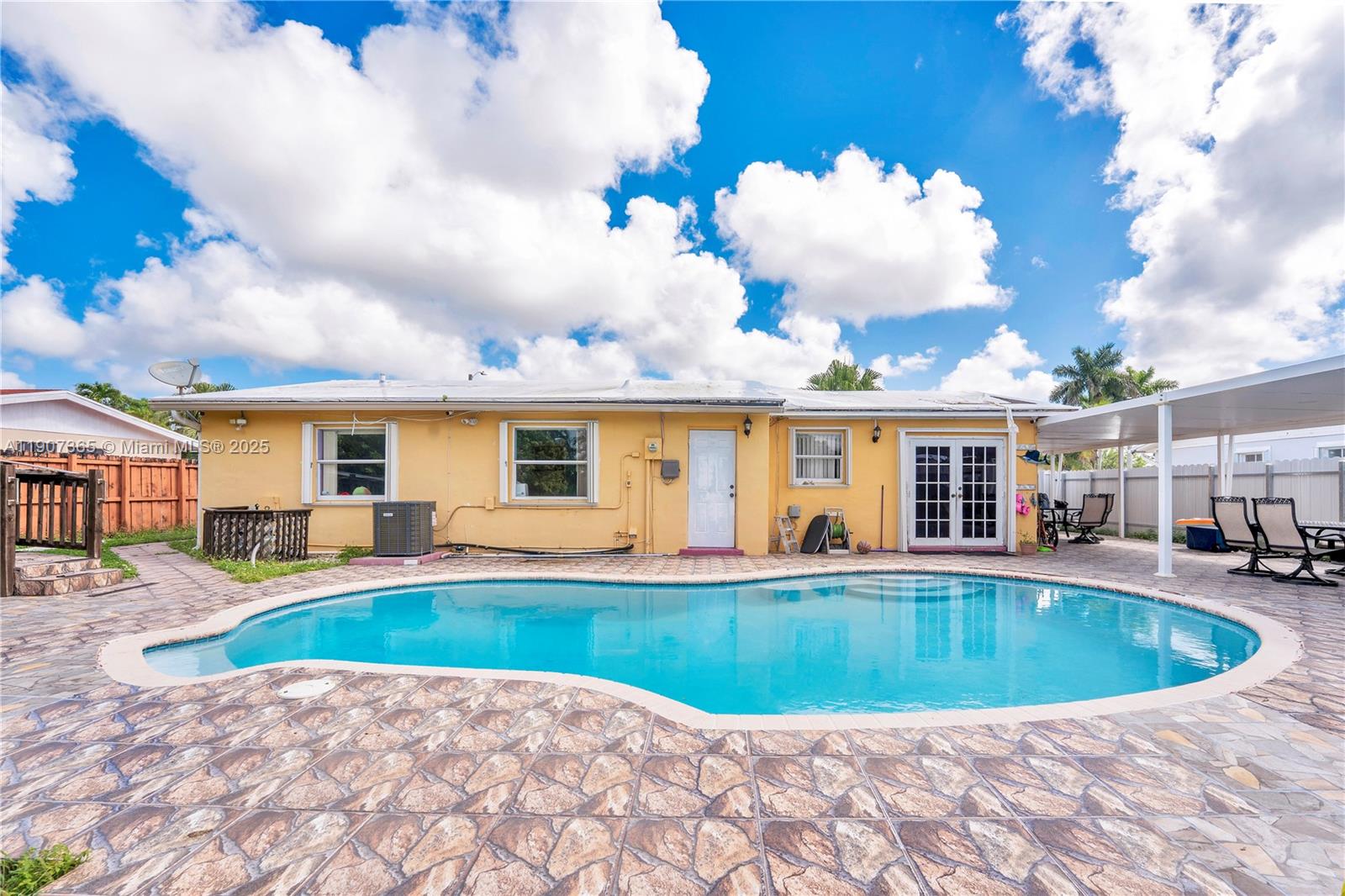 LOS ANGELES ESTATES SEC 2 - Residential