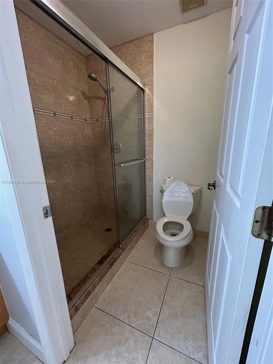 THORNHILL GLEN - Residential Lease