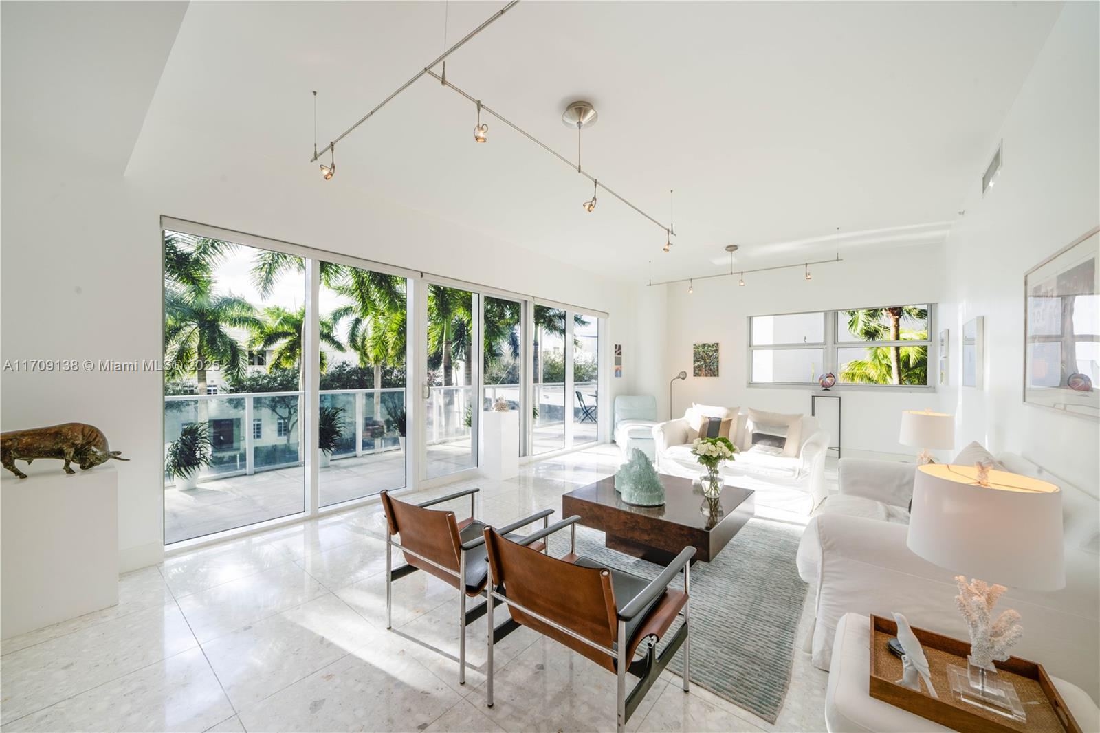 6103 Aqua Ave 301