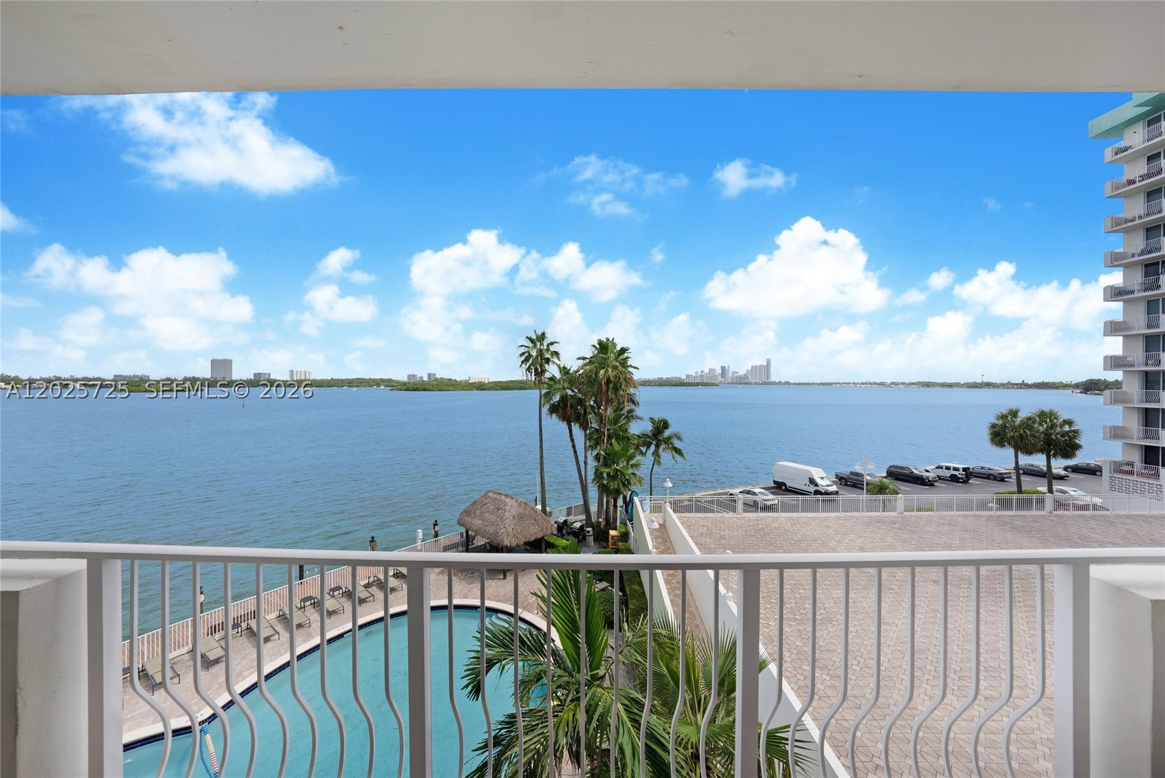 10350 W Bay Harbor Dr 4R