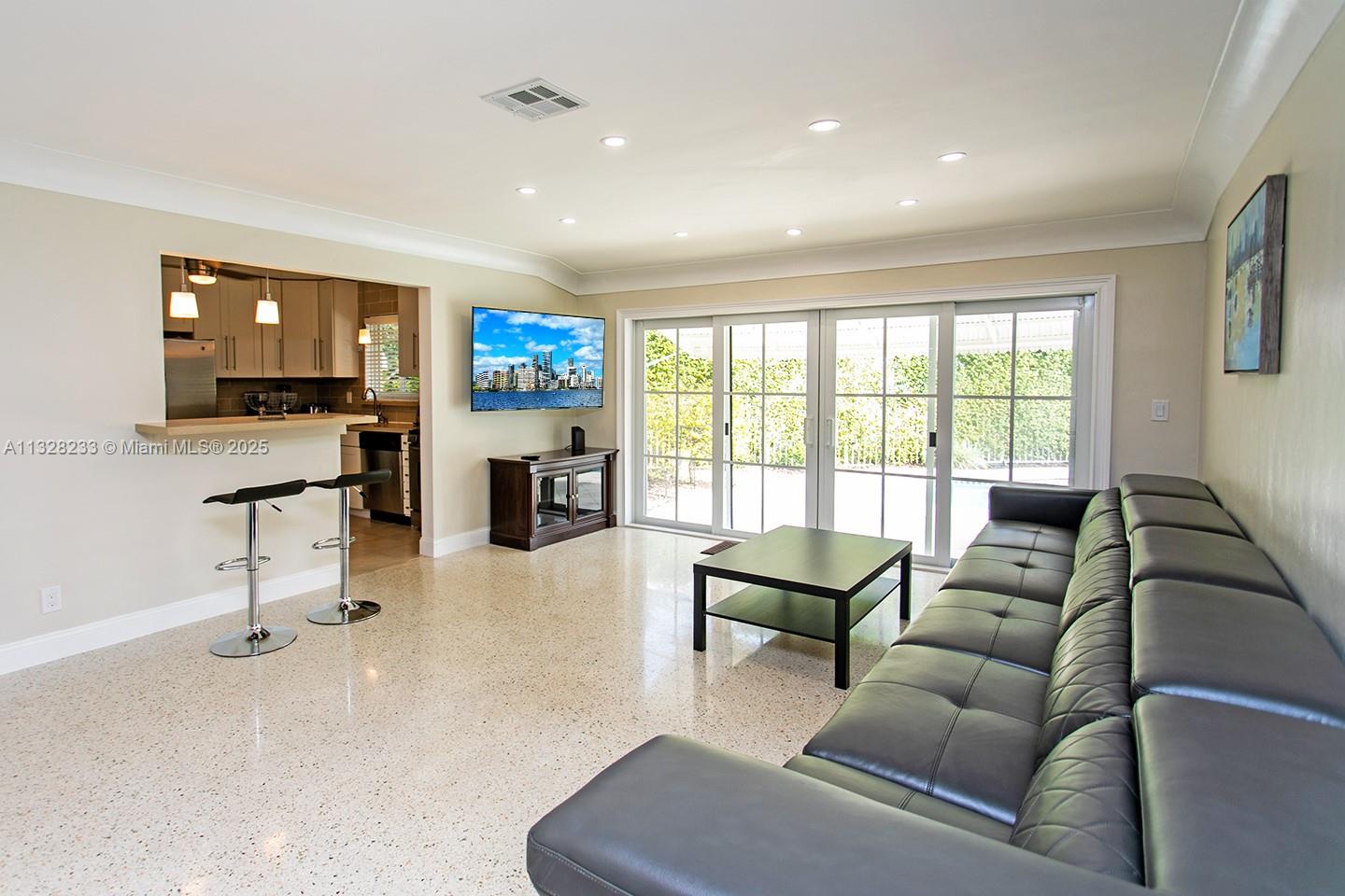 HOLLYWOOD - Residential Lease