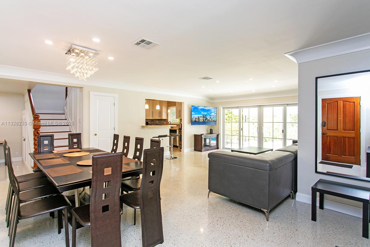 HOLLYWOOD - Residential Lease