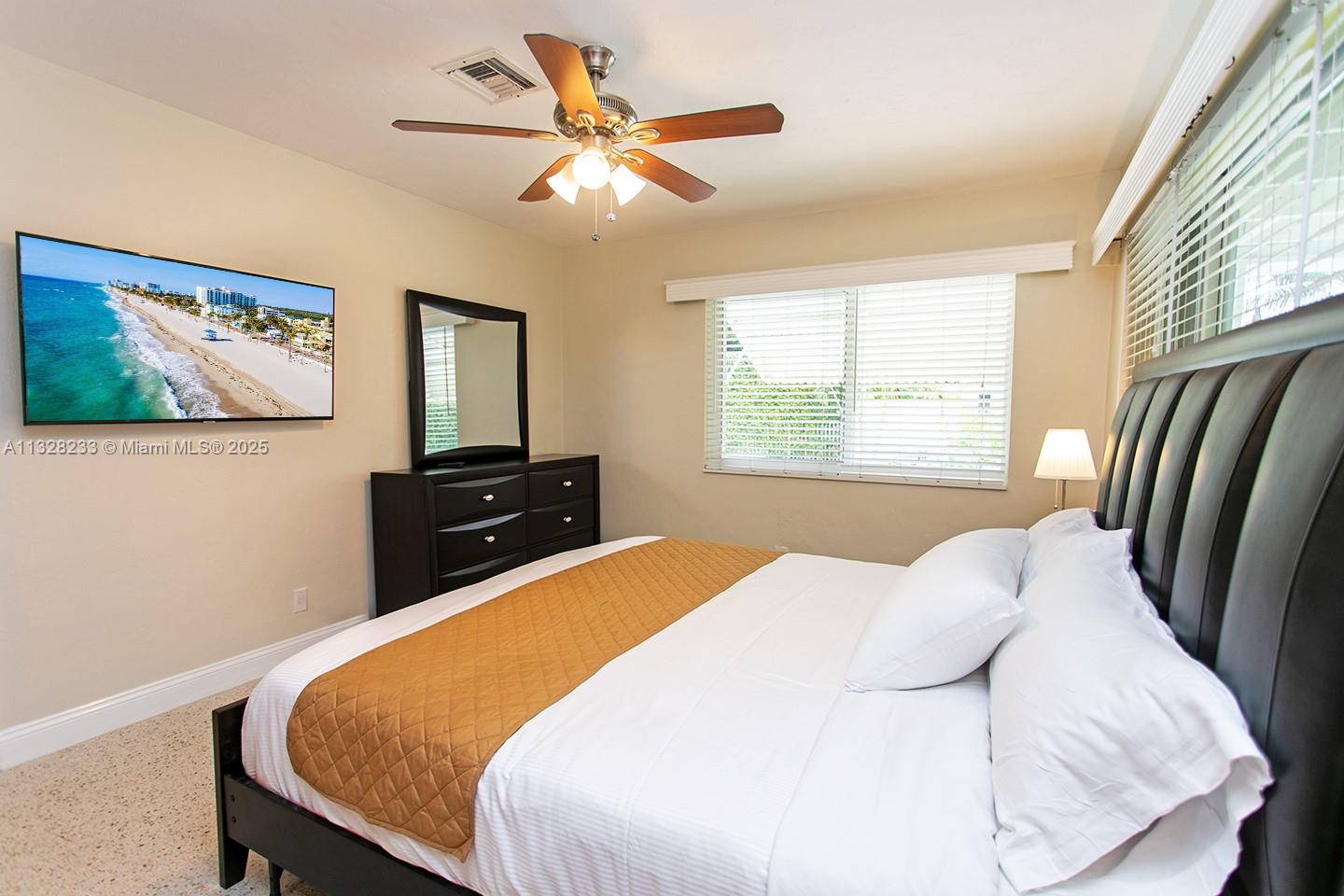 HOLLYWOOD - Residential Lease