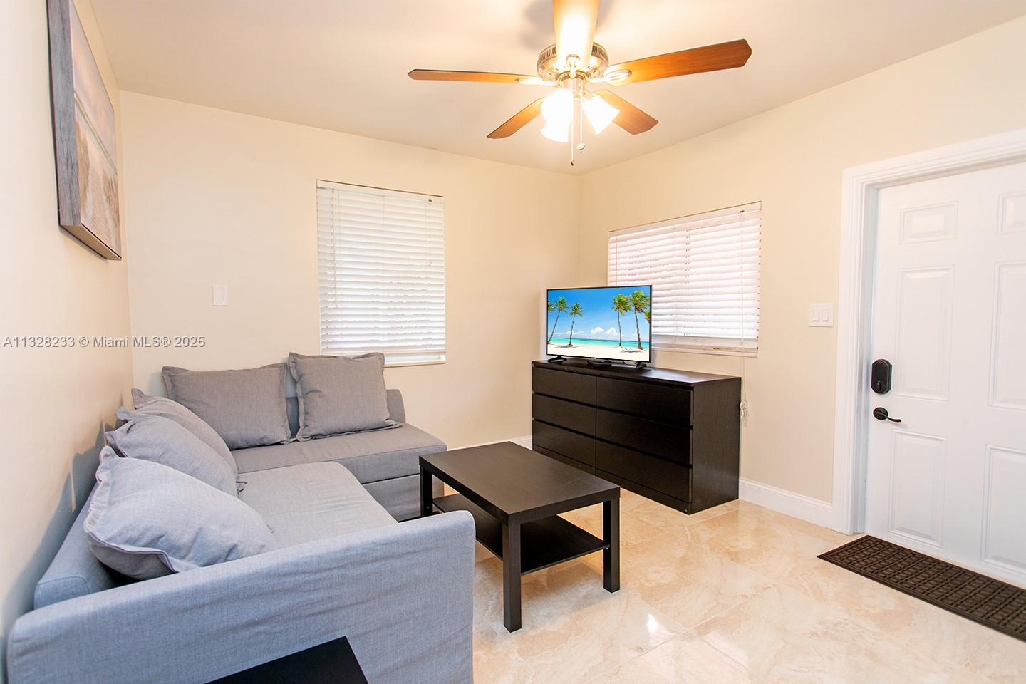 HOLLYWOOD - Residential Lease