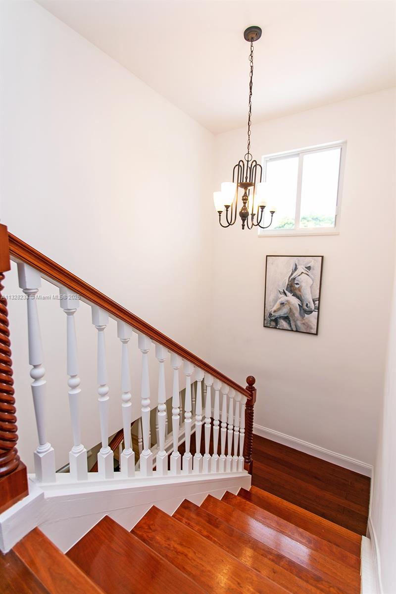 HOLLYWOOD - Residential Lease