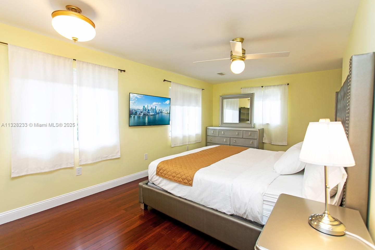 HOLLYWOOD - Residential Lease