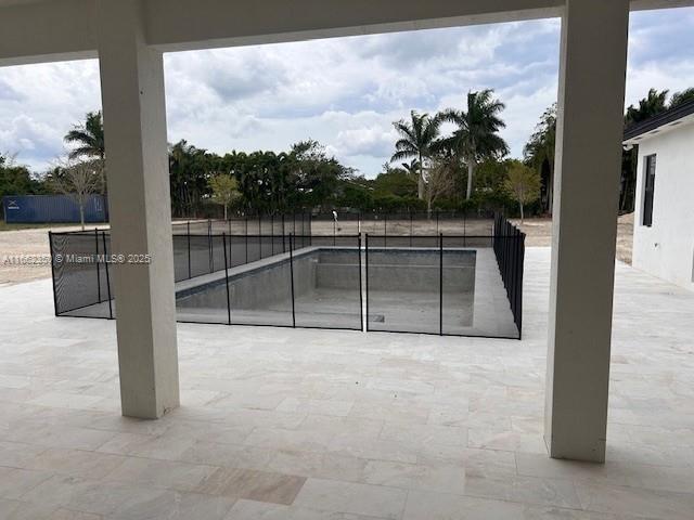 OUTBACK RANCHES - Residential