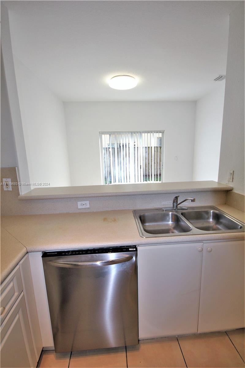 SHOMA CONDO AT KEYS COVE - Residential Lease