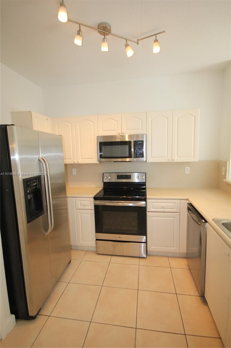 SHOMA CONDO AT KEYS COVE - Residential Lease