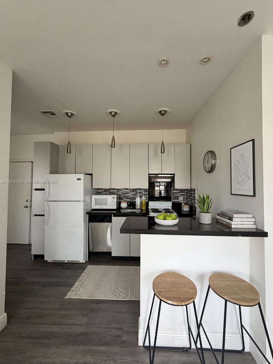 DORANN CONDO - Residential Lease