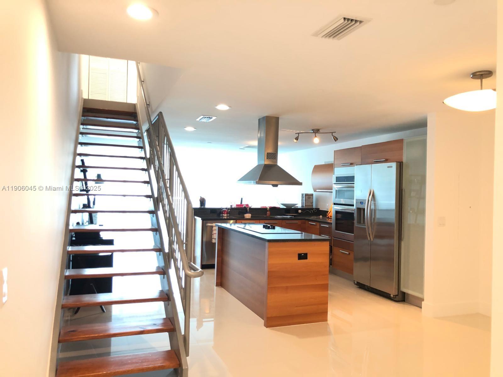 2950 NE 188th St 418