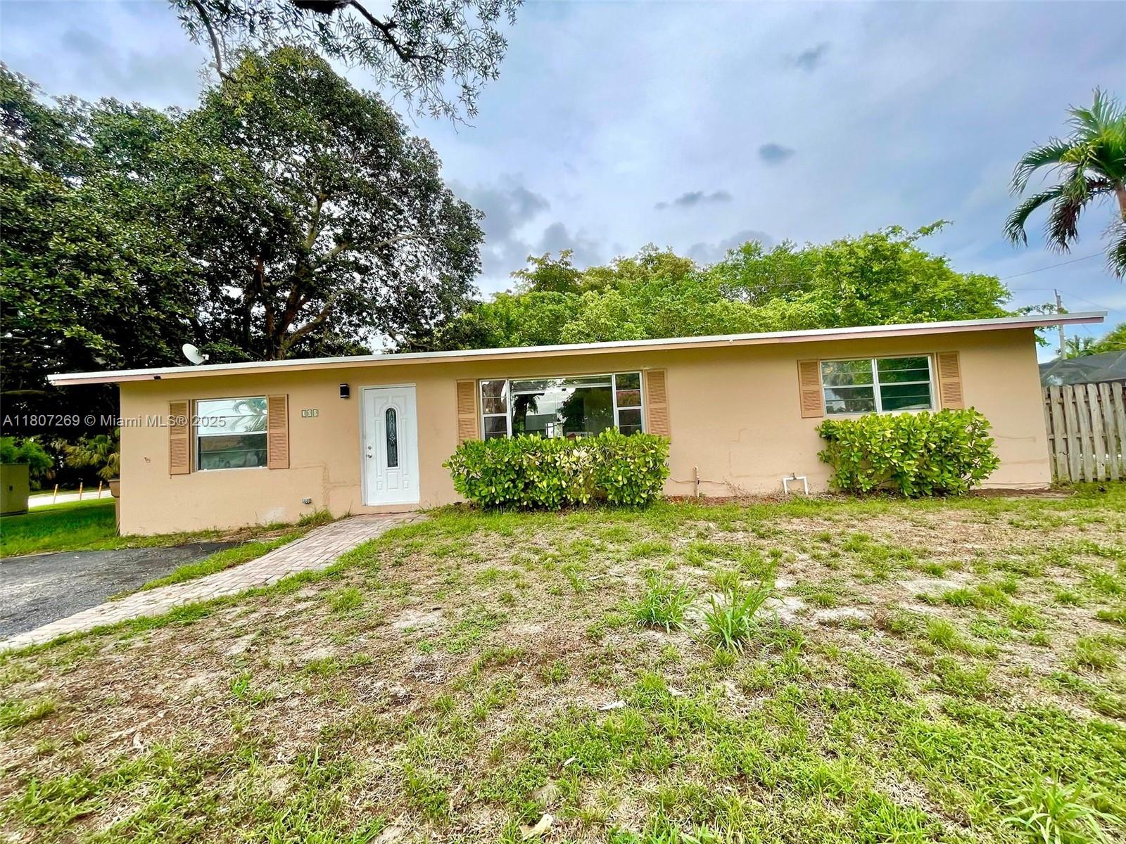 300 Sw 32nd Ave, Deerfield Beach, Broward County, Florida - 3 Bedrooms  
2 Bathrooms - 
