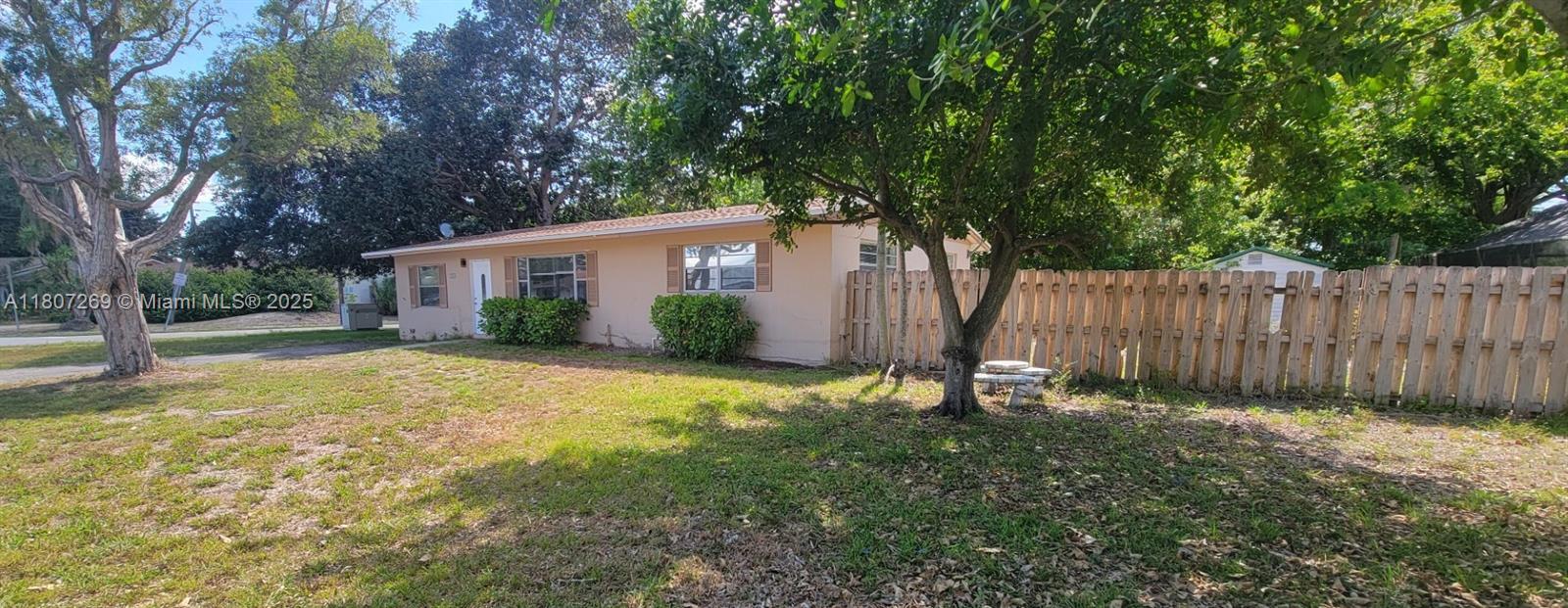 Rental Property at 300 Sw 32nd Ave, Deerfield Beach, Broward County, Florida - Bedrooms: 3 
Bathrooms: 2  - $2,850 MO.