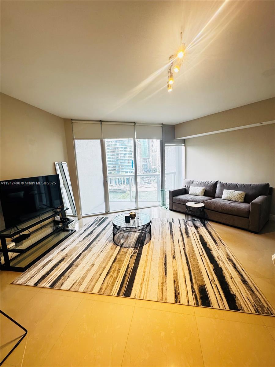 ICONBRICKELL CONDO NO 1 - Residential