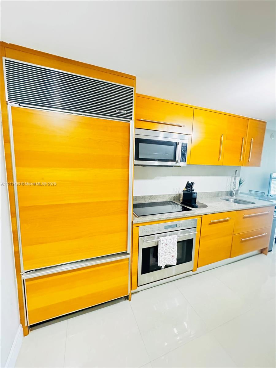 ICONBRICKELL CONDO NO 1 - Residential