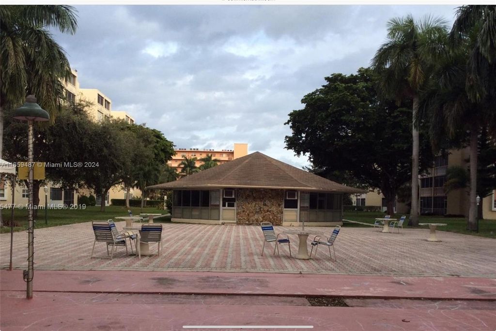 Photo of 1001 NE 14th Ave #103, Hallandale Beach, FL 33009 (MLS # A11659487)