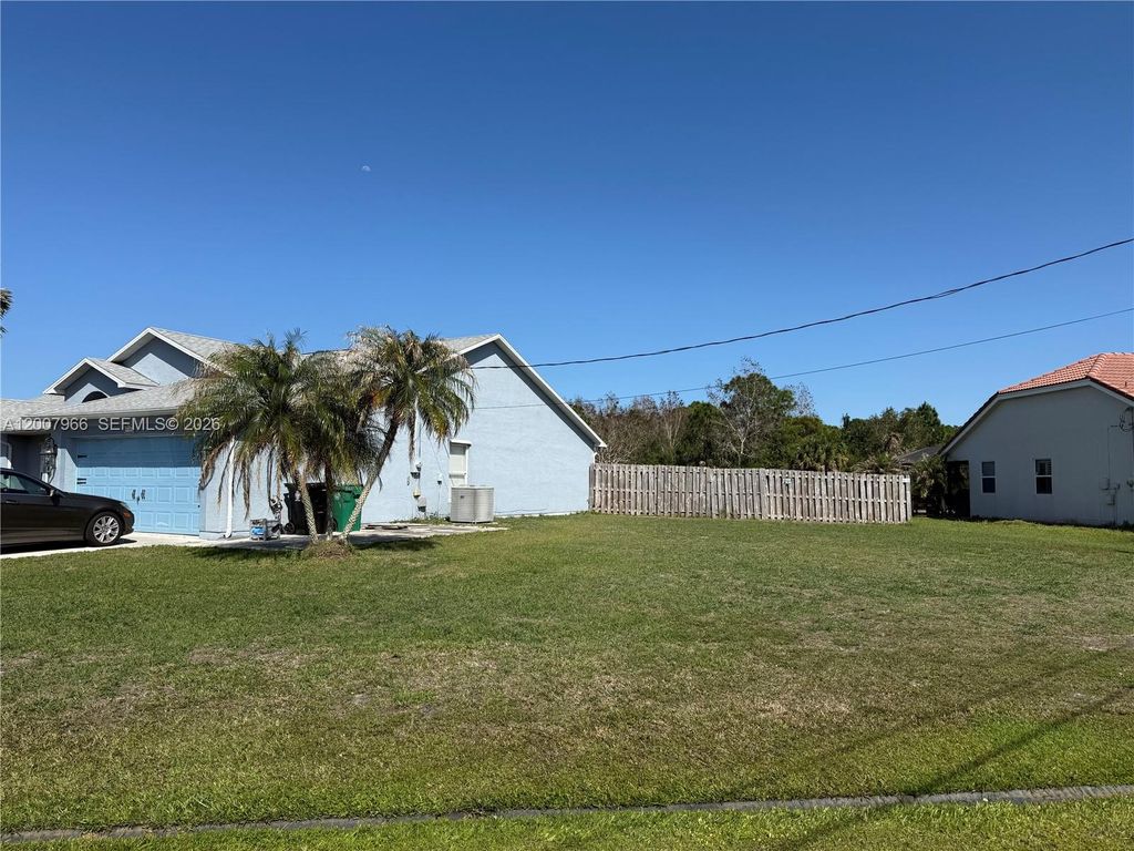 Photo of 5395 NW South Crisona Cir, Port St Lucie, FL 34986 (MLS # A12007966)