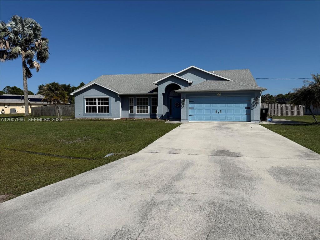 Photo of 5395 NW South Crisona Cir, Port St Lucie, FL 34986 (MLS # A12007966)
