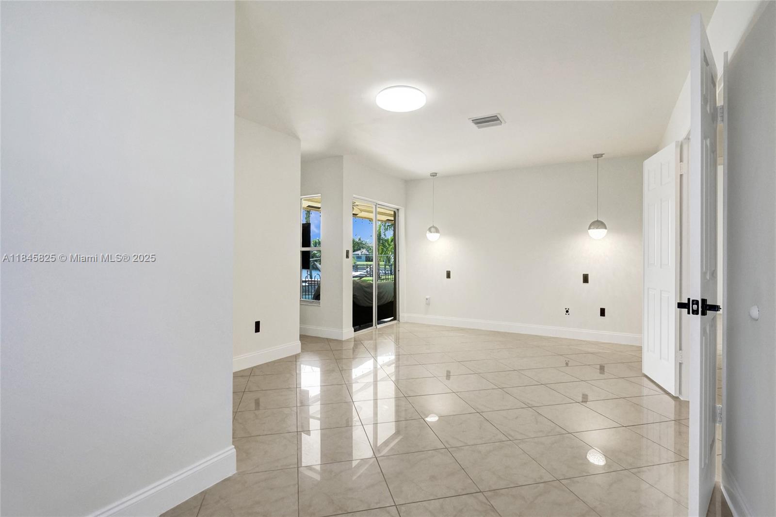 HAWKES BLUFF - Residential Lease
