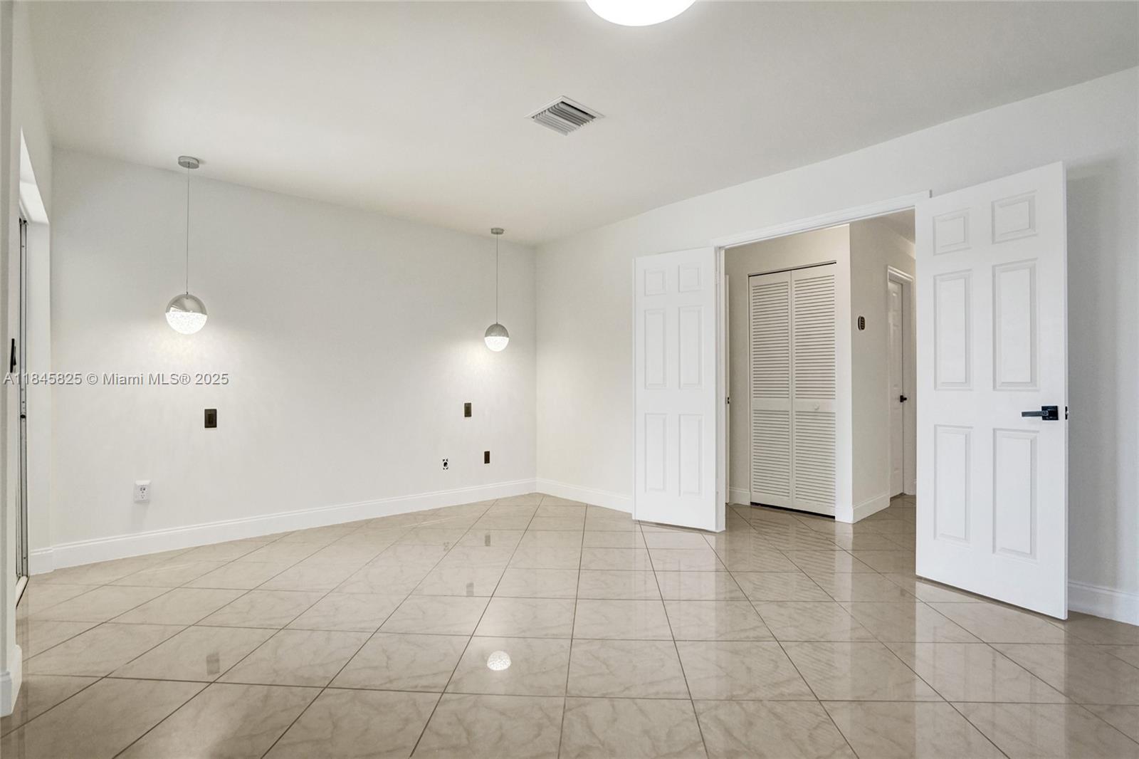 HAWKES BLUFF - Residential Lease